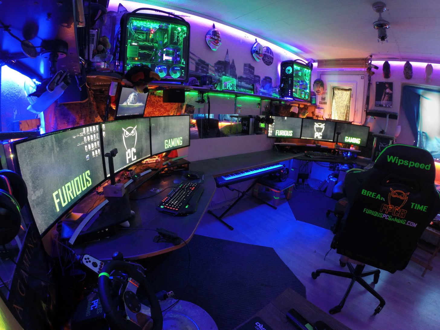 Costume Pc Gaming Setup Set For Sale with Wall Mounted Monitor