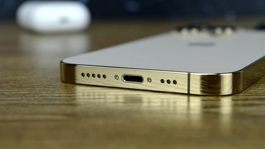 iPhone 13 Gold