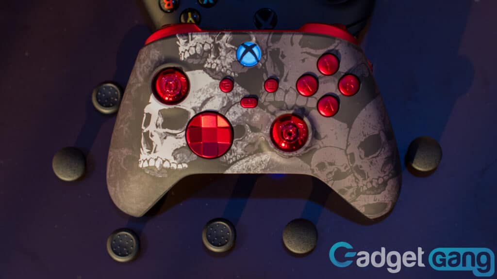 Image shows the MegaModz Xbox Series Controller with swappable thumbsticks